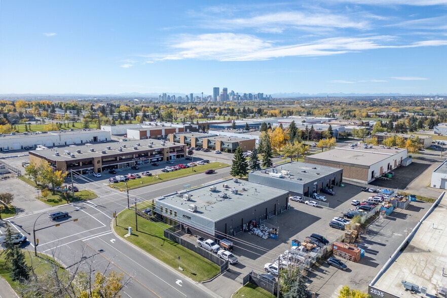 More Photos Of 1936 27th Ave NE, Calgary Warehouse For Lease