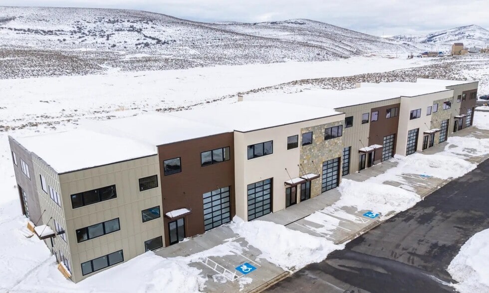 More Photos Of 4518 Forestdale Dr, Park City Office Residential For Lease