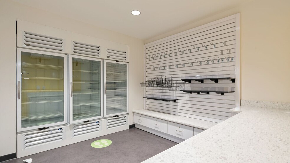 More Photos Of 5550 Britton Pky, Hilliard Medical For Lease