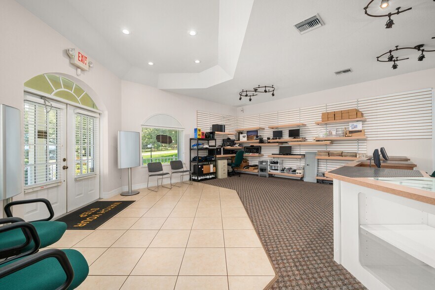 More Photos Of 405 W Interlake Blvd, Lake Placid Office For Sale