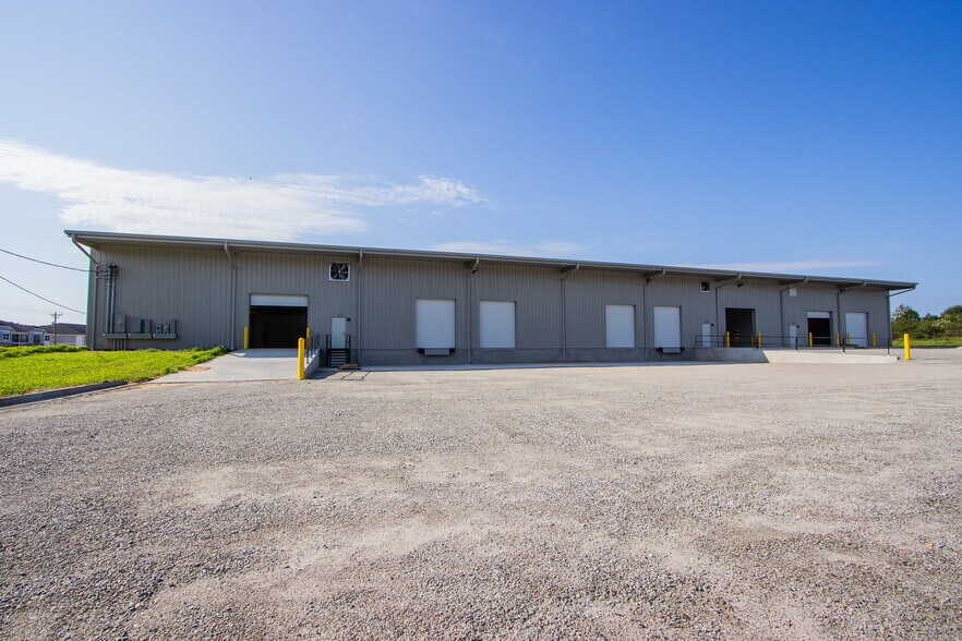 More Photos Of 181 Newland Rd, Columbia Warehouse For Lease