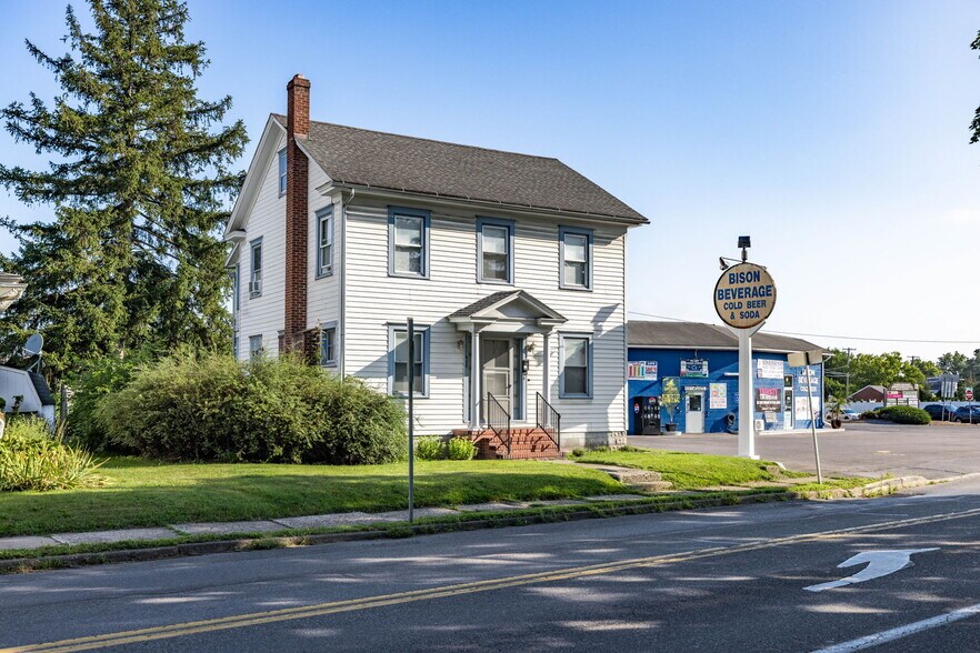 More Photos Of 910 W Market St, Lewisburg Freestanding For Sale