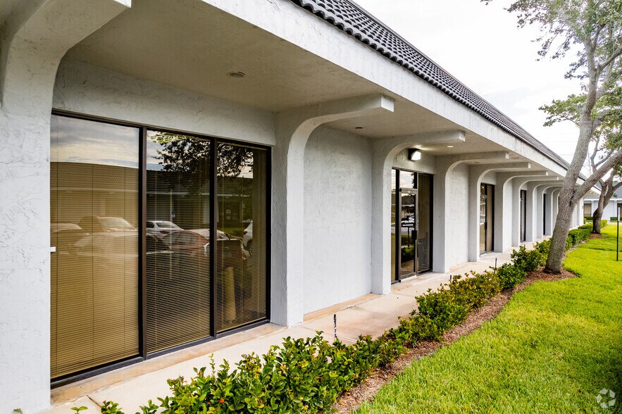 More Photos Of 7041 Grand National Dr, Orlando Unknown For Lease