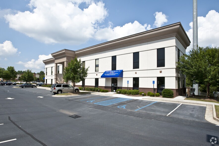 More Photos Of 5461 Hillandale Dr, Lithonia Medical For Lease