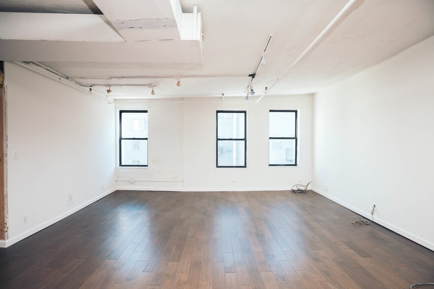 More Photos Of 154-158 Ludlow St, New York Office For Lease