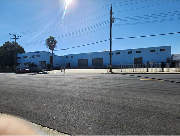 Primary Photo Of 2645 Yates Ave, Commerce Distribution For Lease