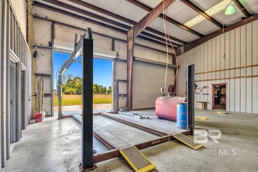 More Photos Of 20870 State Highway 59, Robertsdale Freestanding For Lease