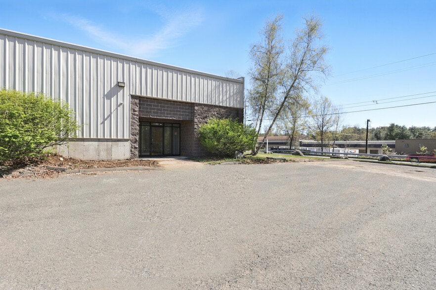 More Photos Of 103 Servistar Industrial Way, Westfield Warehouse For Lease