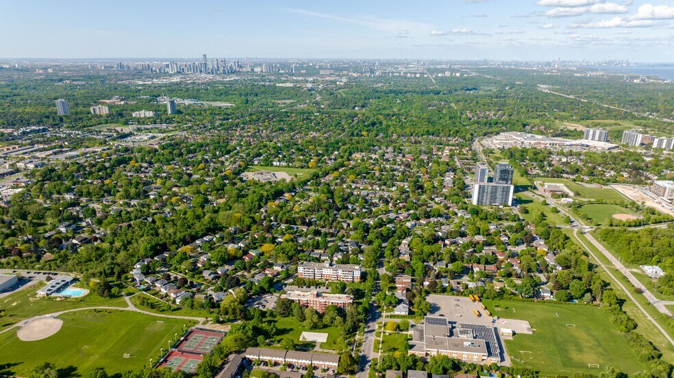 More Photos Of 2395 Homelands Dr, Mississauga Apartments For Sale