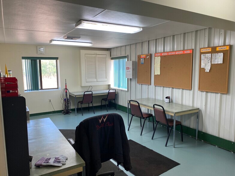 More Photos Of 6925 M 72 E, Williamsburg Industrial For Lease