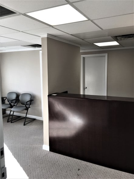 More Photos Of 32 South St, Waltham Medical For Sale