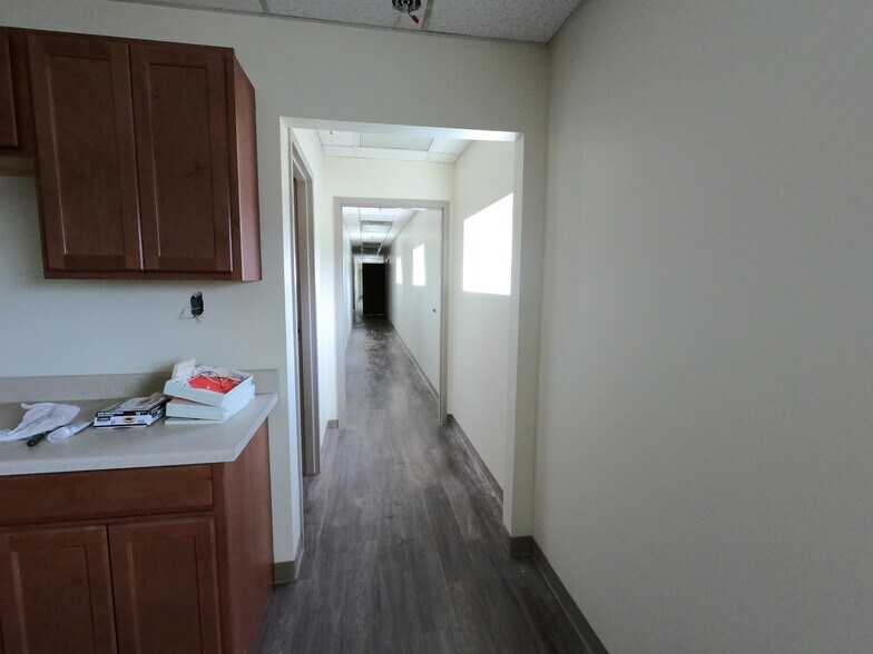More Photos Of 845 Harrisburg Pike, Columbus Warehouse For Lease