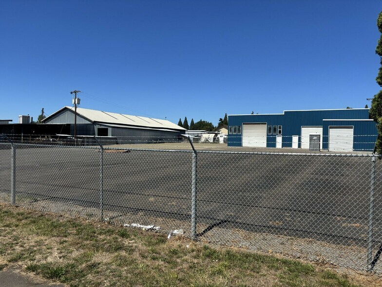 More Photos Of 10645 NW 318th Pl, North Plains Service For Lease