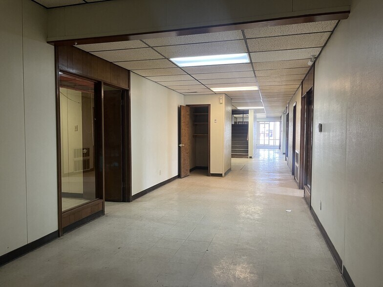 More Photos Of 1012 E Waylon Jennings Blvd, Littlefield Industrial For Sale