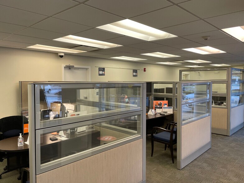 More Photos Of 921 Bay Ridge Ave, Annapolis Bank For Lease