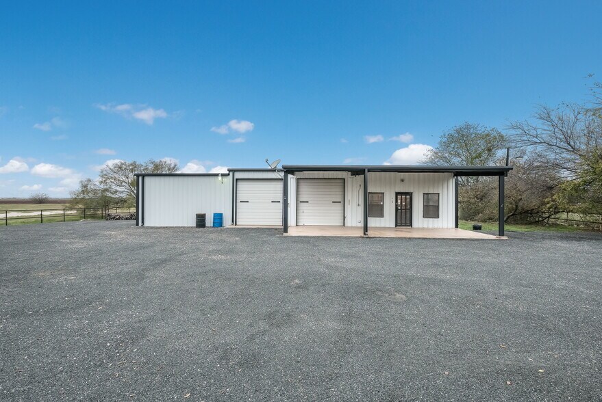 Primary Photo Of 2908 Us-90, Hondo Freestanding For Lease