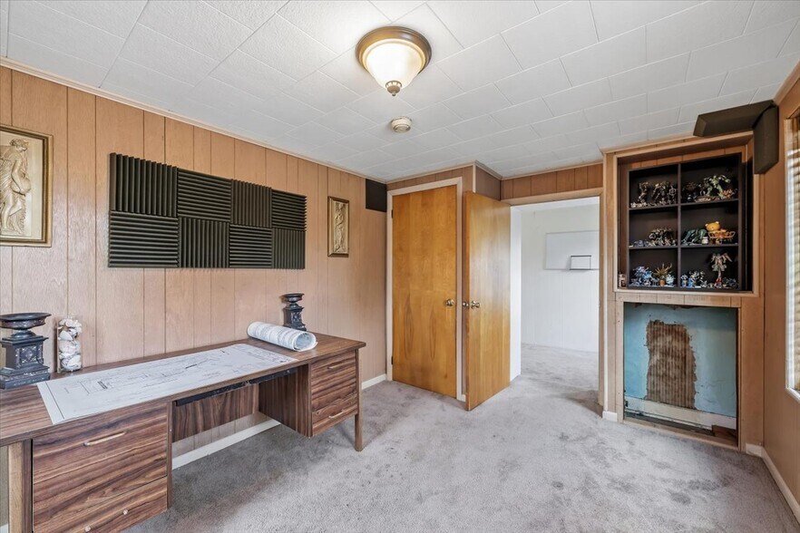 More Photos Of 402 W Moorestown Rd, Nazareth Medical For Sale