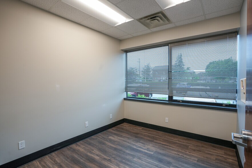 More Photos Of 120 Prosperous Pl, Lexington Office For Lease
