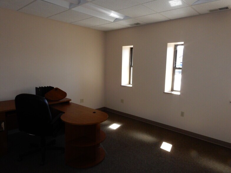 More Photos Of 1424 Ohio Ave, Dunbar Light Distribution For Sale