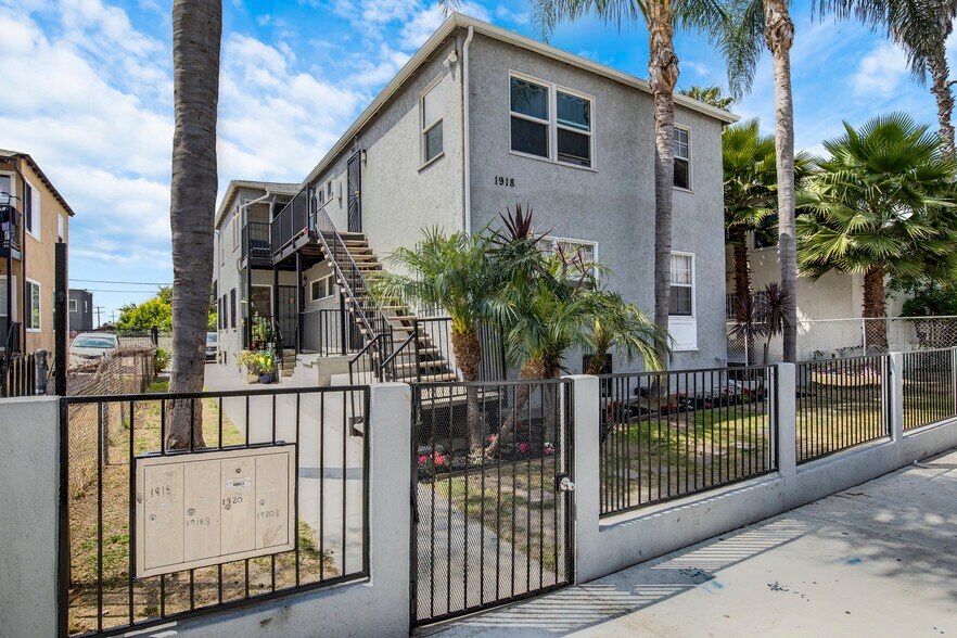 More Photos Of 1920 W 35th St, Los Angeles Multifamily For Sale