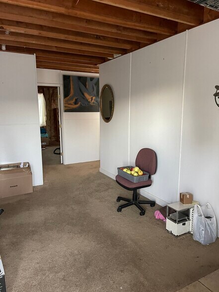 More Photos Of 5565 NE Stephens St, Winchester Auto Repair For Sale