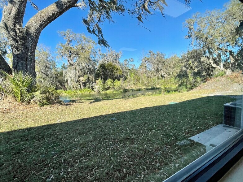 More Photos Of 741 Tillman Pl, Plant City Light Distribution For Lease