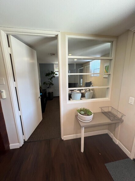 More Photos Of 800 W Ivy St, San Diego Office For Lease