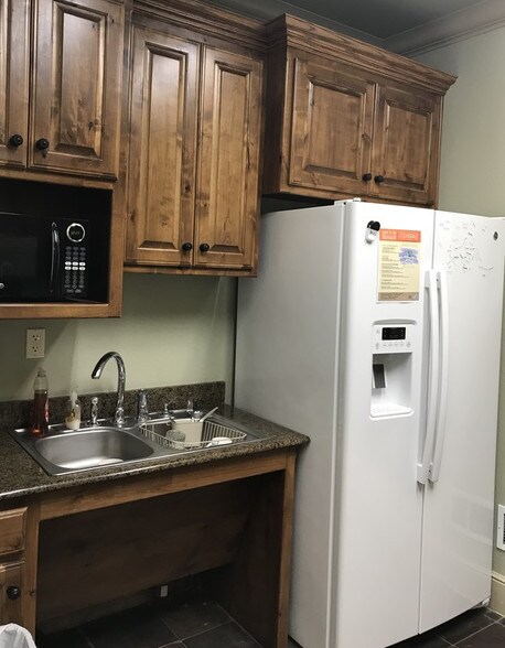 More Photos Of 5592 Davis Blvd, North Richland Hills Coworking Space