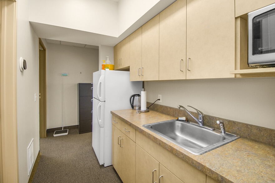 More Photos Of 4641-4671 White Bear Pky, White Bear Lake Office Residential For Sale