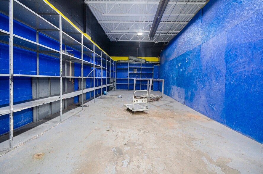 More Photos Of 25315 Kean St, Dearborn Industrial For Lease