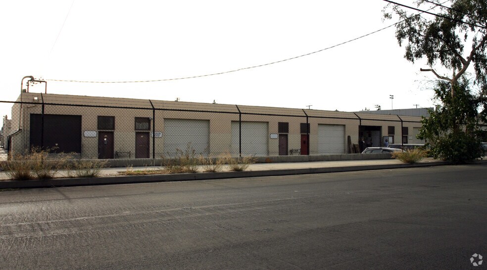More Photos Of 12770 Pierce St, Pacoima Warehouse For Lease