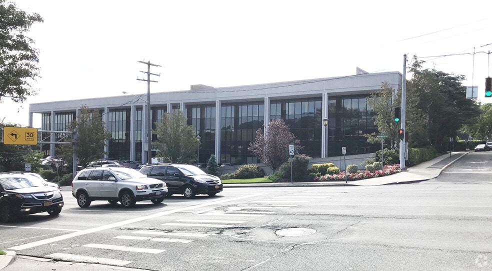 More Photos Of 1000 Northern Blvd, Great Neck Medical For Lease