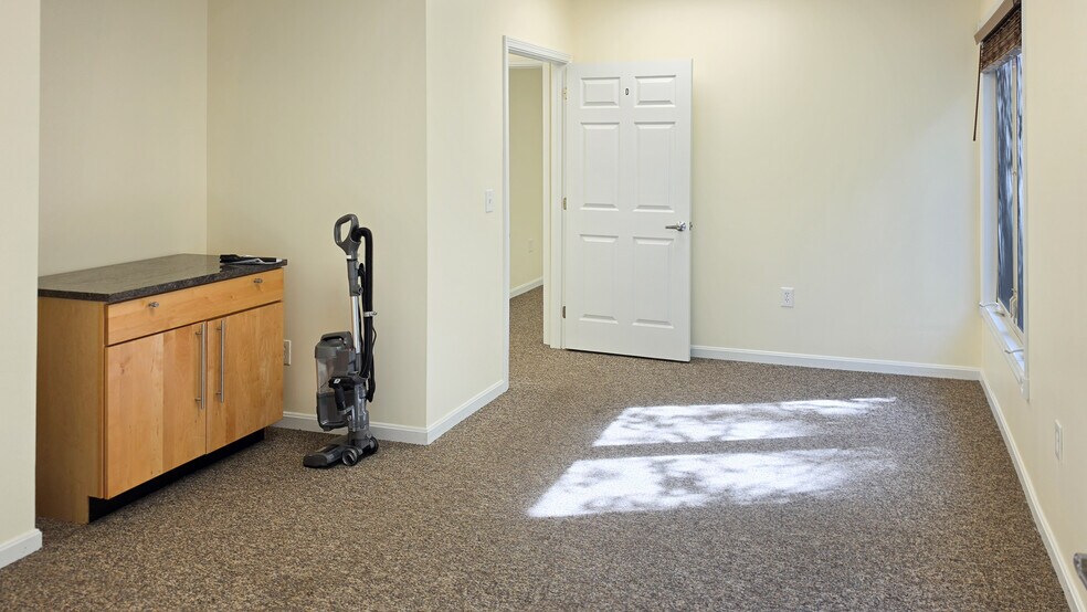 More Photos Of 6900 Houston Rd, Florence Office For Sale