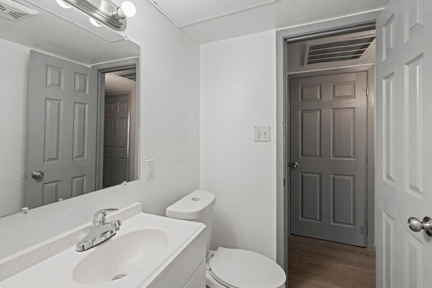 More Photos Of 610 Ferry Rd, Galveston Apartments For Sale