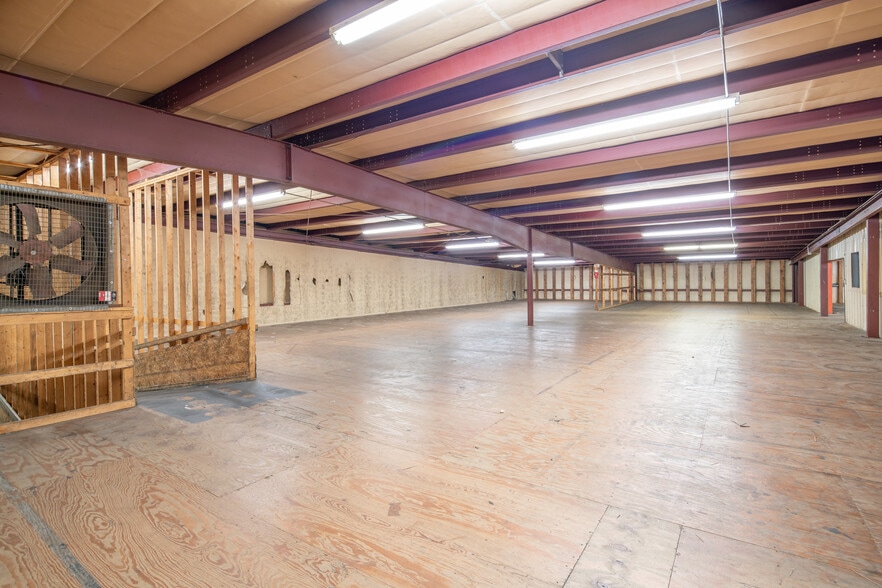 More Photos Of 2516 9th St, Great Bend Warehouse For Sale