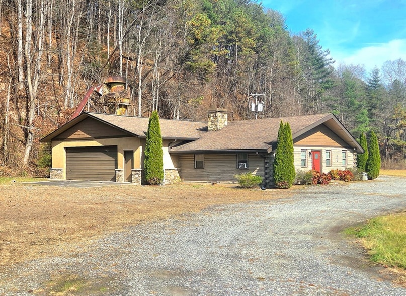 More Photos Of 6785 Airport Rd, Andrews Light Distribution For Sale