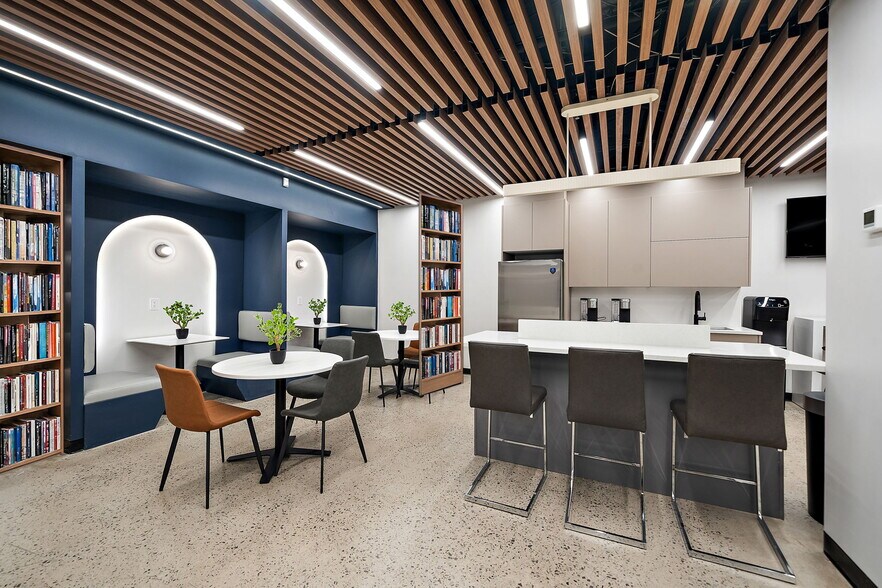 More Photos Of 9900 Boul Cavendish, Montréal Coworking Space