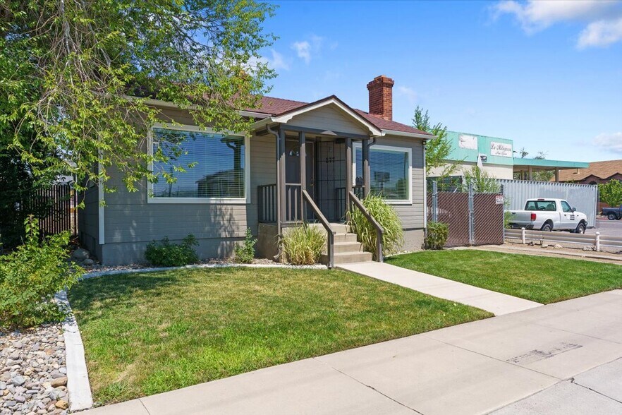More Photos Of 277 Vassar St, Reno Freestanding For Sale