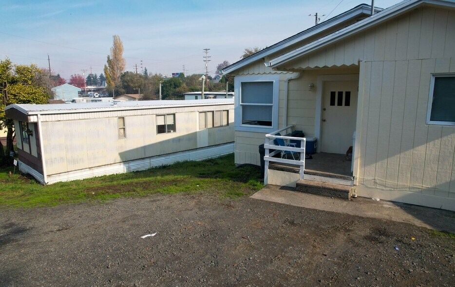 More Photos Of 93531 Coal Bank Ln, Coos Bay Manufactured Housing Mobile Home Park For Sale