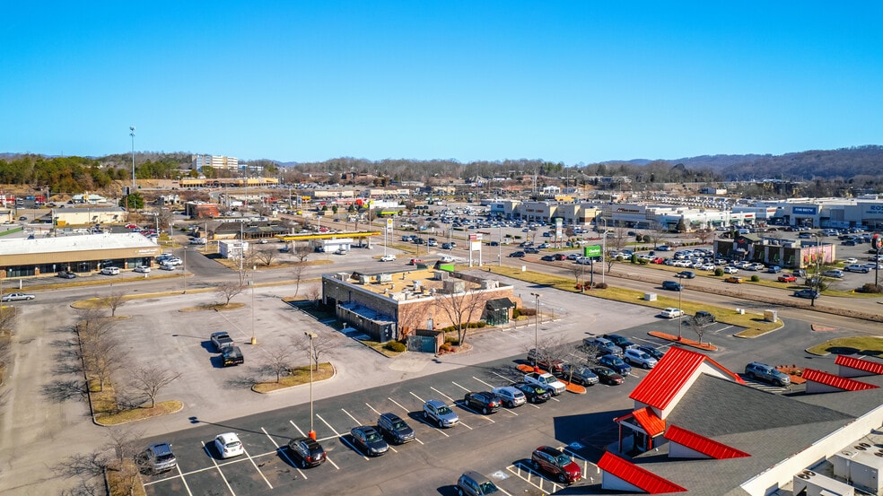 More Photos Of 1920 N Eastman Rd, Kingsport Restaurant For Lease