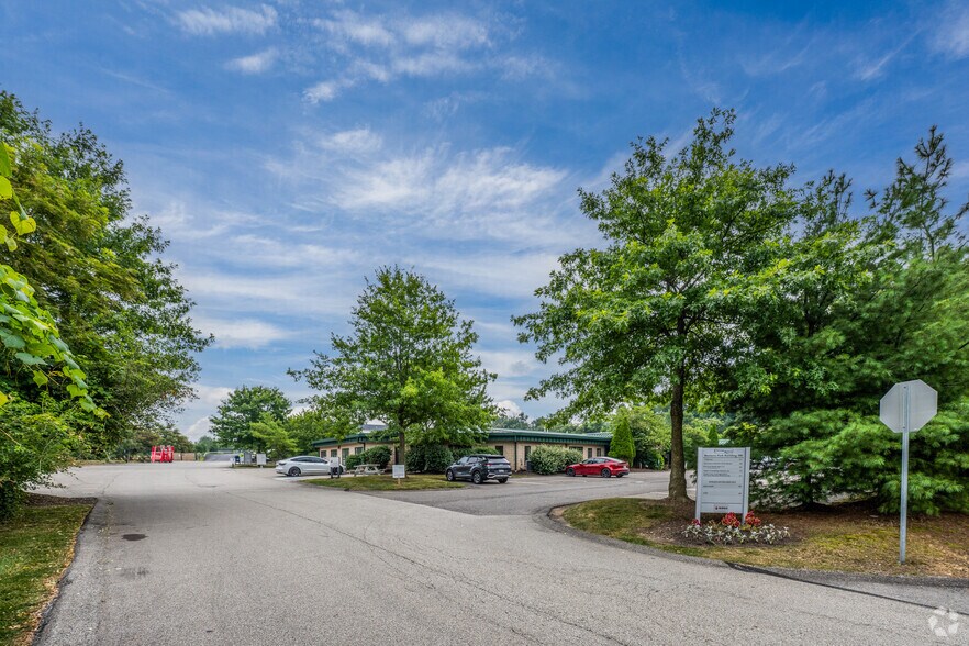 More Photos Of 200 Cedar Ridge Dr, Pittsburgh Office For Lease