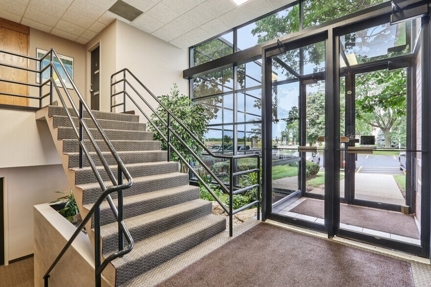 More Photos Of 707 W Moreland Blvd, Waukesha Office For Sale