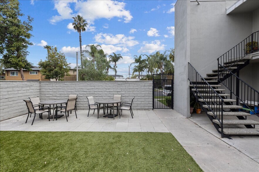 More Photos Of 2024 E Whiting Ave, Fullerton Apartments For Sale