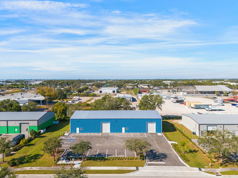 More Photos Of 6730 28th Street Cir E, Sarasota Warehouse For Sale