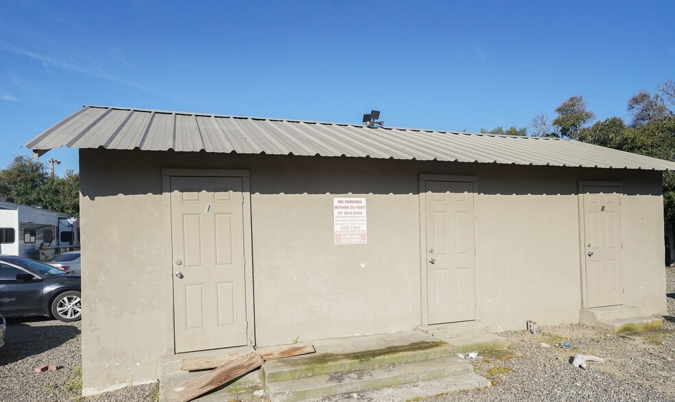 More Photos Of 871 Vermont Ave, Turlock Apartments For Sale