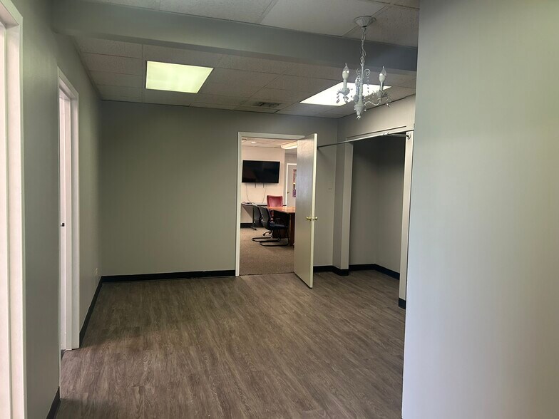 More Photos Of 1915-1919 E Colfax Ave, Denver Office For Sale