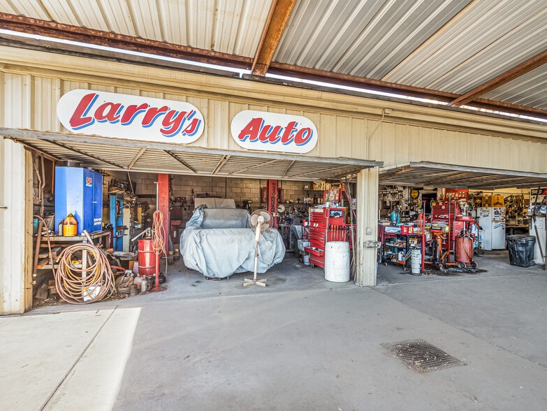 More Photos Of 1019 E Acequia Ave, Visalia Warehouse For Lease