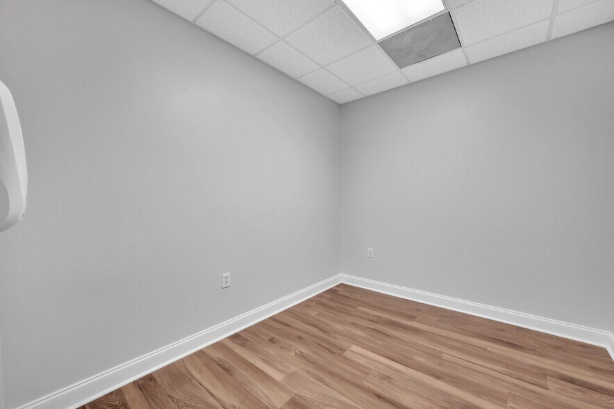 More Photos Of 20808 N Main St, Cornelius Medical For Lease