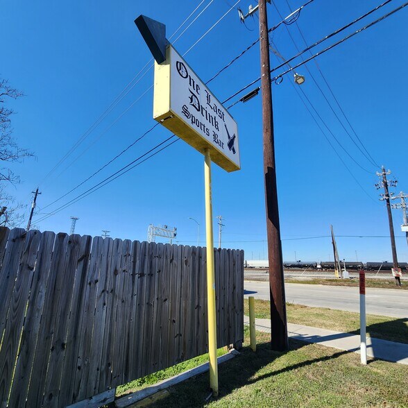 More Photos Of 6416 Wallisville Rd, Houston Restaurant For Lease