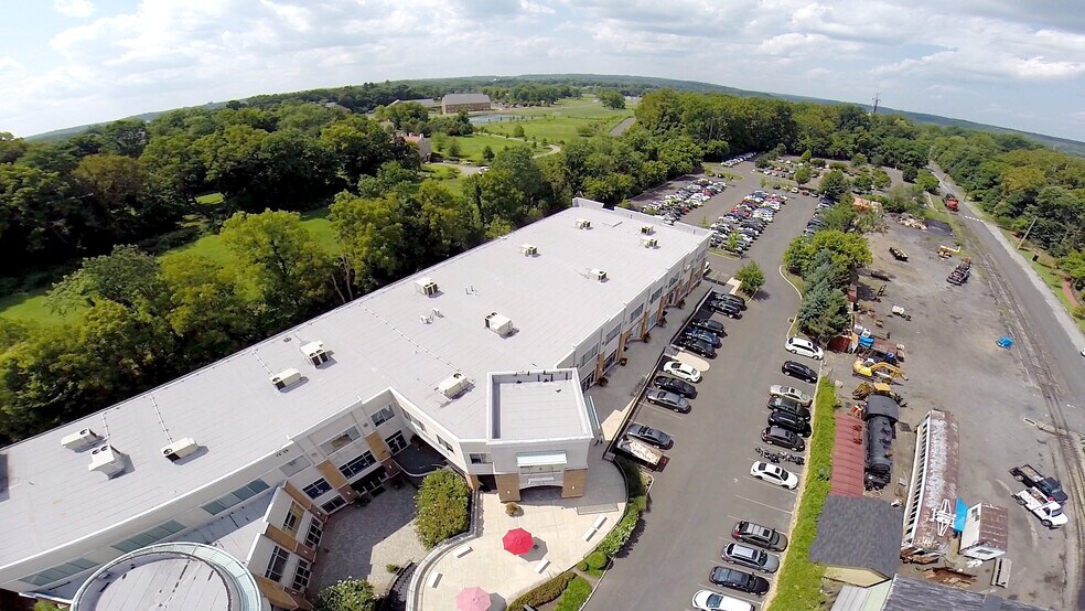 More Photos Of 400 Union Square Dr, New Hope Bar For Lease